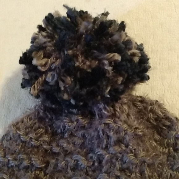 Hand-knit navy and gray hat - Picture 4 of 4